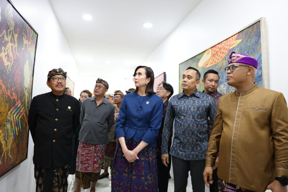 Explore 'Parama Paraga' at ISI Bali: A 20-year art retrospective by Kun Adnyana merging contemporary Balinese fine arts with authentic cultural tourism trends.