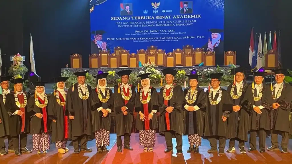 ISBI Bandung appoints Prof. Jaeni and Prof. Neneng Yanti as new professors, highlighting Sundanese theater sustainability and autoethnography in Indonesian arts.