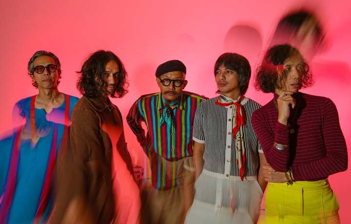 The SIGIT returns with "Bread & Circus." Discover their new lineup, psychedelic rock evolution, and critical lyrics on power in this 2026 musical comeback.