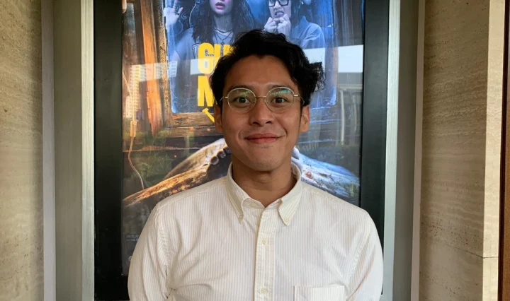 Ardhito Pramono revives 80s nostalgia by remaking a Paramitha Rusady anthem for his Wijaya 80 project. Discover his collaboration with Yovie Widianto here.