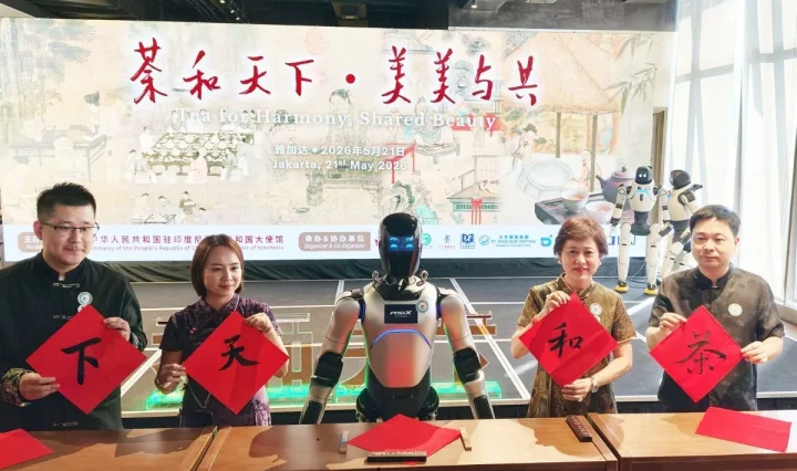 AGIBOT and ASIX introduce advanced humanoid robots to Jakarta's cultural stage, blending high-tech embodied AI with traditional art and painting calligraphy.