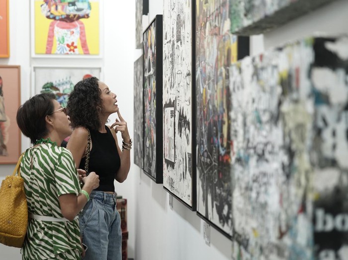 Explore ArtMoments Jakarta 2026 at Agora Ballroom. Featuring 75 galleries and the theme Offerings, it bridges modern masters and contemporary Asian art.