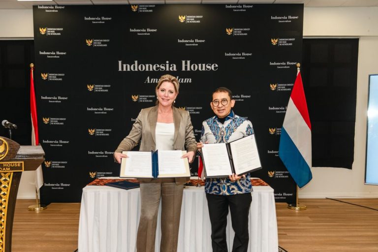 Netherlands Returns Thirty Thousand Artifacts to Indonesia